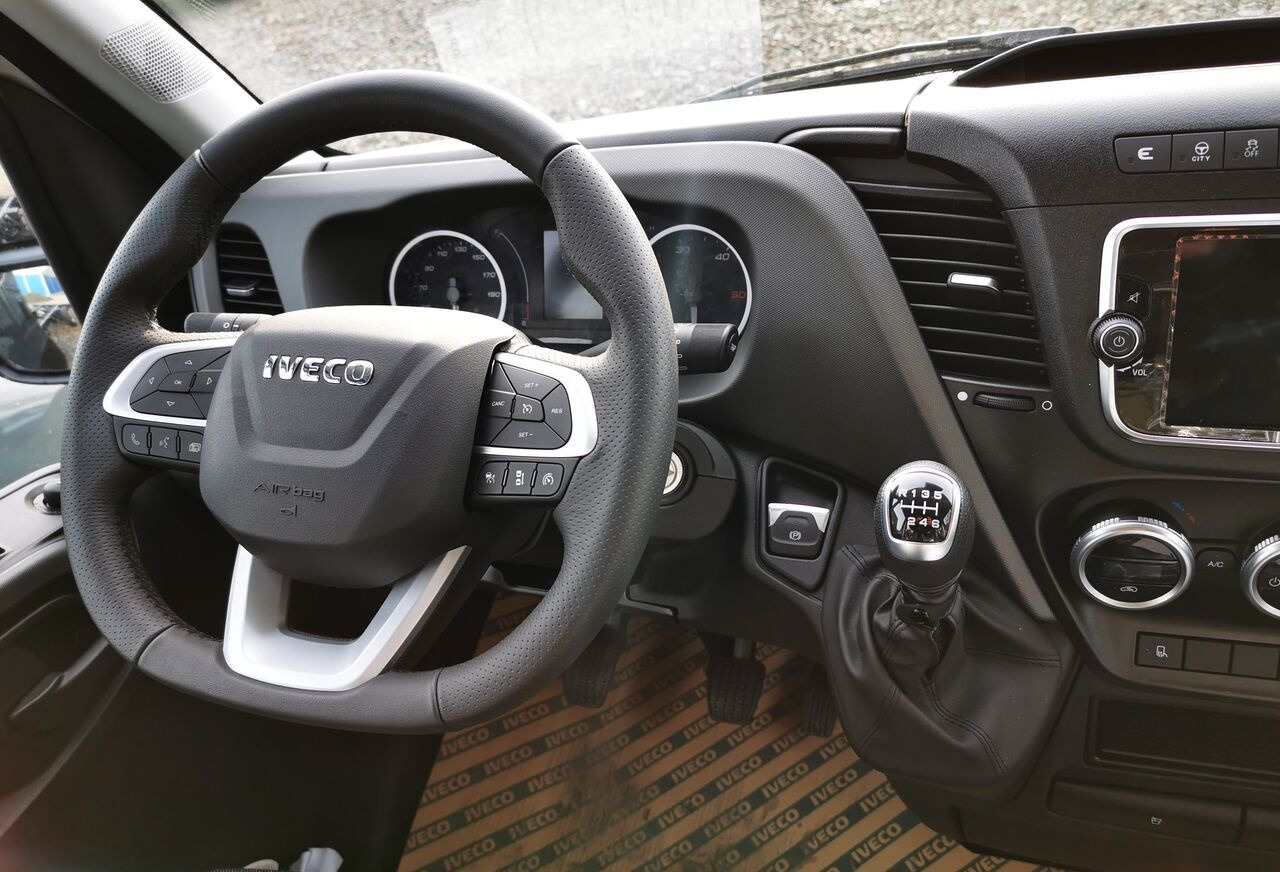 IVECO Daily 35S18 - Furgon: obrázok 4 IVECO Daily 35S18 - Furgon: obrázok 4