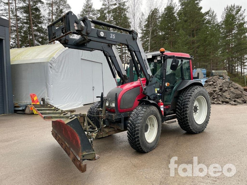Valtra A72 Traktor med lastare och plog (115498) - Traktor: obrázok 1 Valtra A72 Traktor med lastare och plog (115498) - Traktor: obrázok 1