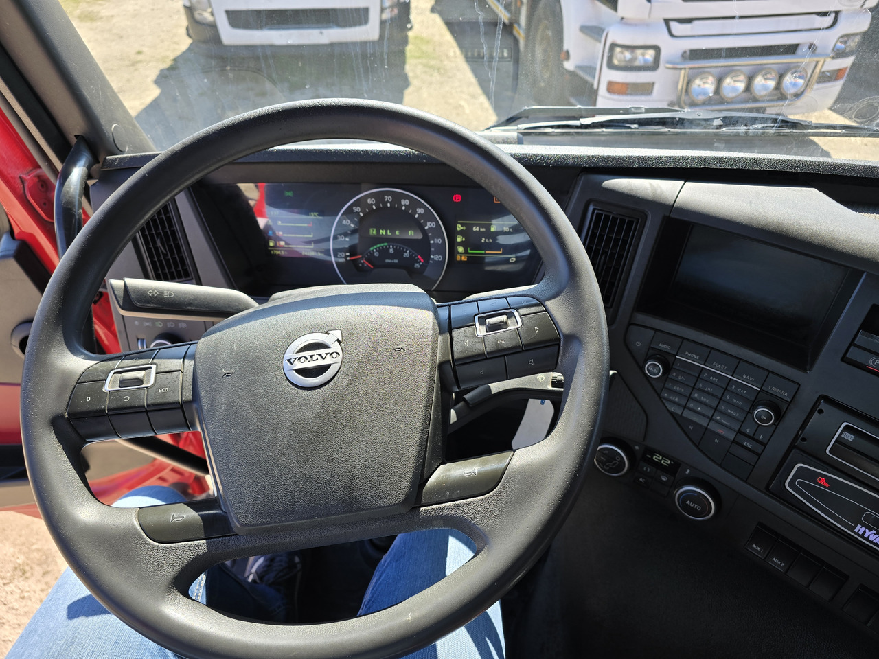 Interior photo 1: Leasing VOLVO FMX 420 6X4 / HIAB 144B-hiduo / hook system VOLVO FMX 420 6X4 / HIAB 144B-hiduo / hook system