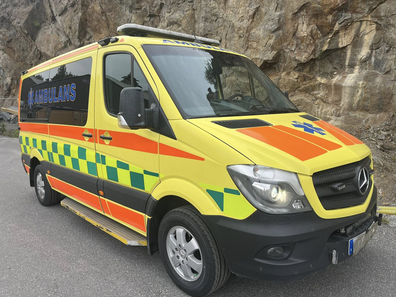 MERCEDES-BENZ Sprinter 319 - AMBULANCE - Sanitka: obrázok 5 MERCEDES-BENZ Sprinter 319 - AMBULANCE - Sanitka: obrázok 5