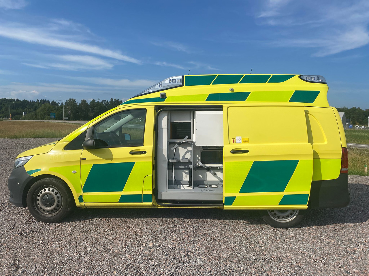 MERCEDES-BENZ Vito 119 4x4 - Ambulans / AMBULANCE - Sanitka: obrázok 5 MERCEDES-BENZ Vito 119 4x4 - Ambulans / AMBULANCE - Sanitka: obrázok 5