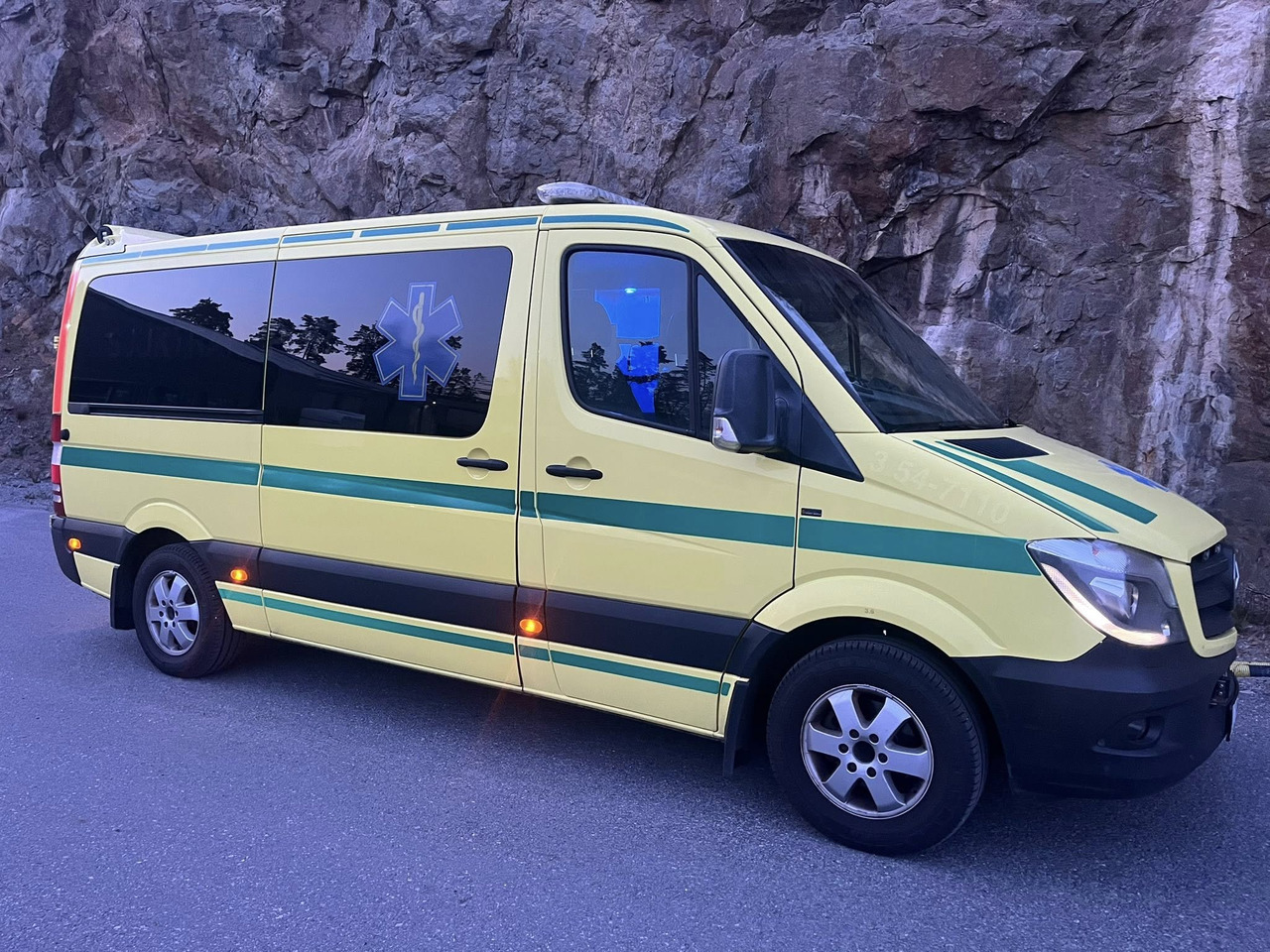 Mercedes-Benz Sprinter 316 - 2 stretcher AMBULANCE / Krankenwagen / Швидка допомога - Sanitka: obrázok 2 Mercedes-Benz Sprinter 316 - 2 stretcher AMBULANCE / Krankenwagen / Швидка допомога - Sanitka: obrázok 2