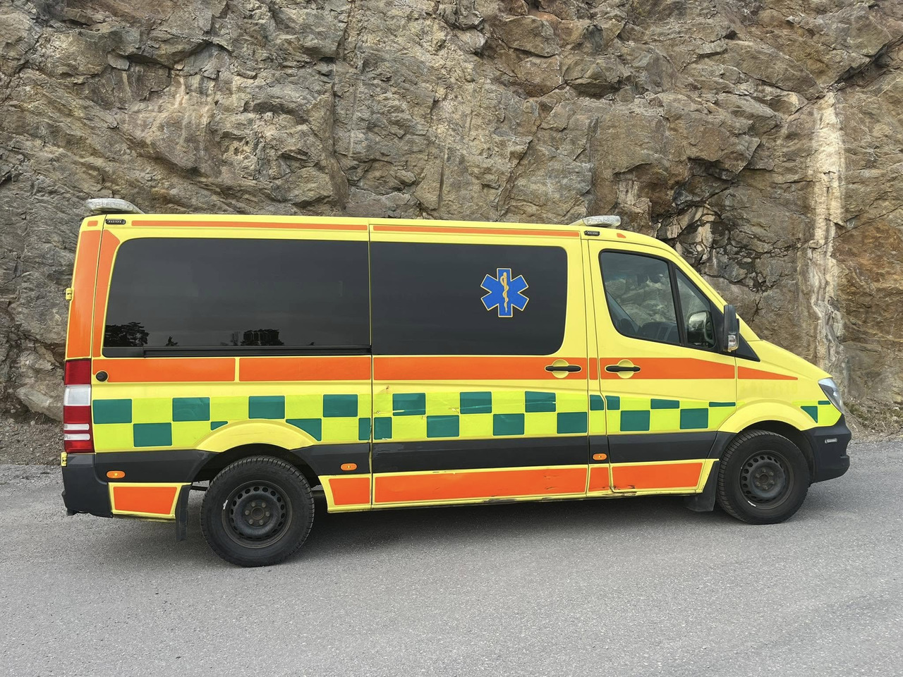 Mercedes-Benz Sprinter 319 - AMBULANCE / Krankenwagen / Швидка допомога - Sanitka: obrázok 3 Mercedes-Benz Sprinter 319 - AMBULANCE / Krankenwagen / Швидка допомога - Sanitka: obrázok 3