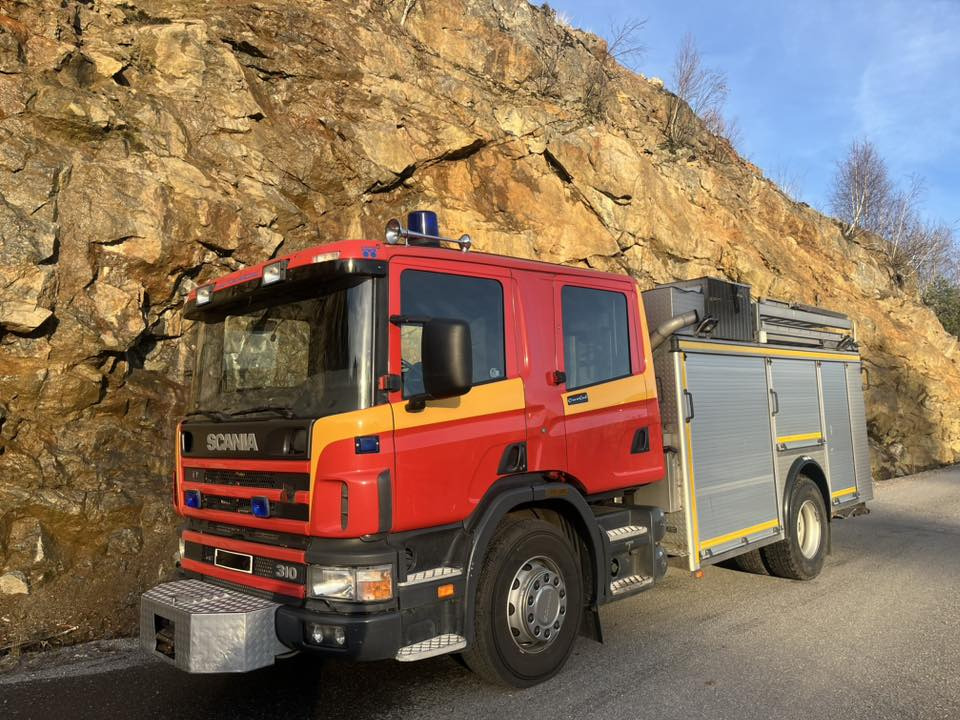 SCANIA P94GB 4x2 NZ310 - Fire engine - RESERVERAD !! - Hasičské vozidlo: obrázok 2 SCANIA P94GB 4x2 NZ310 - Fire engine - RESERVERAD !! - Hasičské vozidlo: obrázok 2