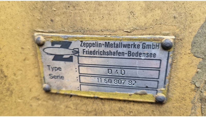Buldozér Caterpillar D4D: obrázok 13