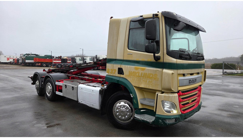 DAF CF 370 6X2*4 - Hákový nosič kontajnerov: obrázok 2 DAF CF 370 6X2*4 - Hákový nosič kontajnerov: obrázok 2