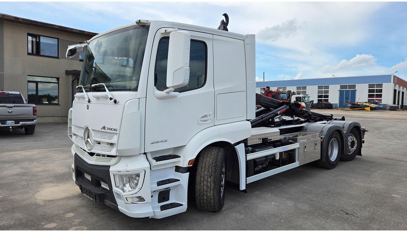 Mercedes-Benz Actros 2543 6X2*4 - Hákový nosič kontajnerov: obrázok 1 Mercedes-Benz Actros 2543 6X2*4 - Hákový nosič kontajnerov: obrázok 1