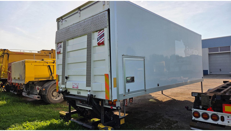 Hooklift box with taillift Zepro 2000kg - Náhradný diel pre Nákladné auto: obrázok 2 Hooklift box with taillift Zepro 2000kg - Náhradný diel pre Nákladné auto: obrázok 2