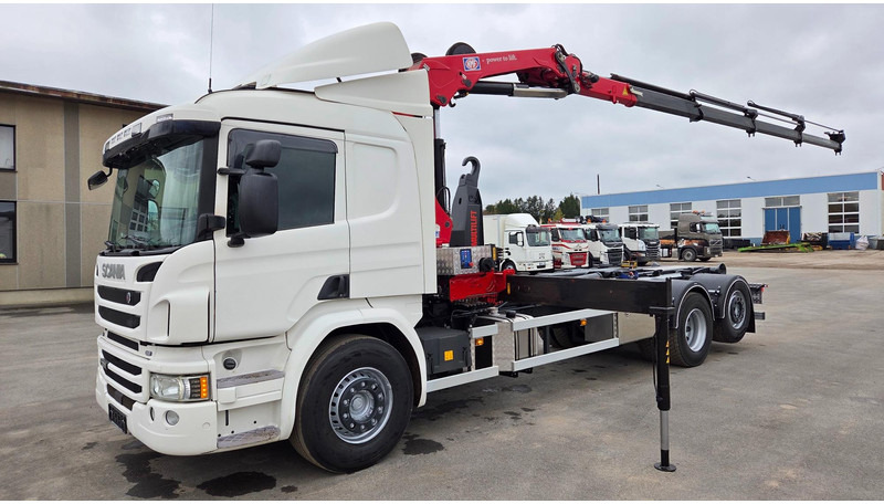 Scania P370 6X2*4 HMF 1730 - Hákový nosič kontajnerov, Auto s hydraulickou rukou: obrázok 1 Scania P370 6X2*4 HMF 1730 - Hákový nosič kontajnerov, Auto s hydraulickou rukou: obrázok 1