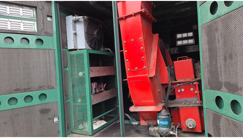 Fekálne vozidlo Scania P450 8X4*4: obrázok 11 Fekálne vozidlo Scania P450 8X4*4: obrázok 11