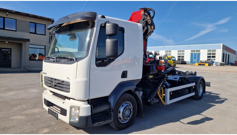Volvo FL280 4X2 HMF 1560 - Hákový nosič kontajnerov, Auto s hydraulickou rukou: obrázok 3 Volvo FL280 4X2 HMF 1560 - Hákový nosič kontajnerov, Auto s hydraulickou rukou: obrázok 3