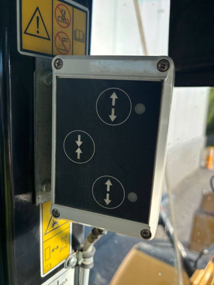 Kolesový nakladač CAT 972 K: obrázok 17 Kolesový nakladač CAT 972 K: obrázok 17