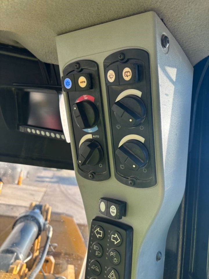 Kolesový nakladač CAT 972 K: obrázok 16 Kolesový nakladač CAT 972 K: obrázok 16