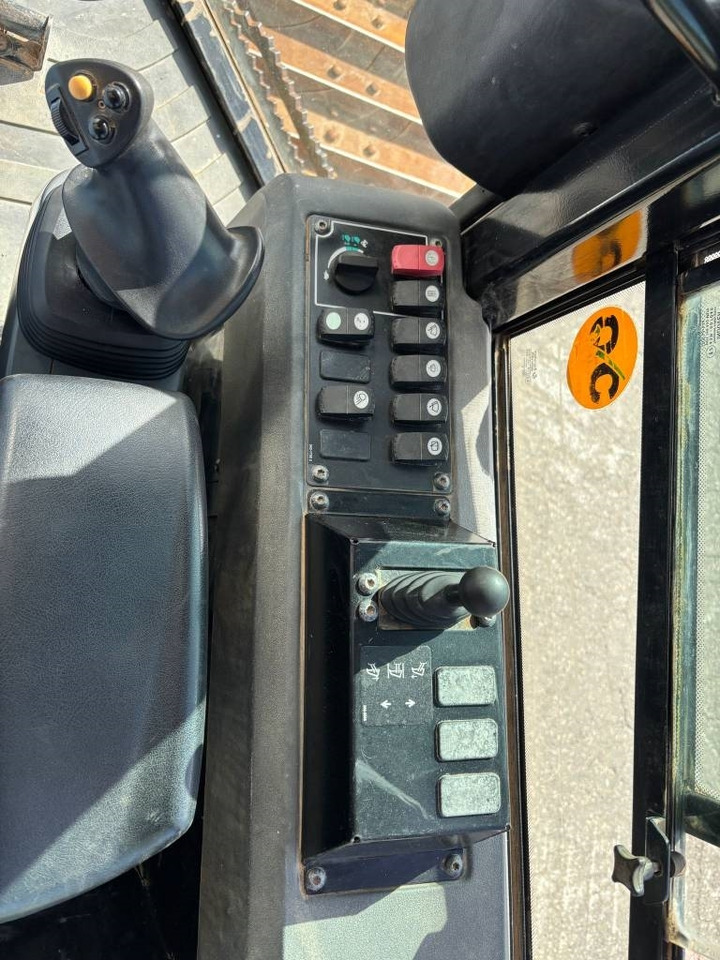 Buldozér CAT D 6 K 2 LGP: obrázok 13