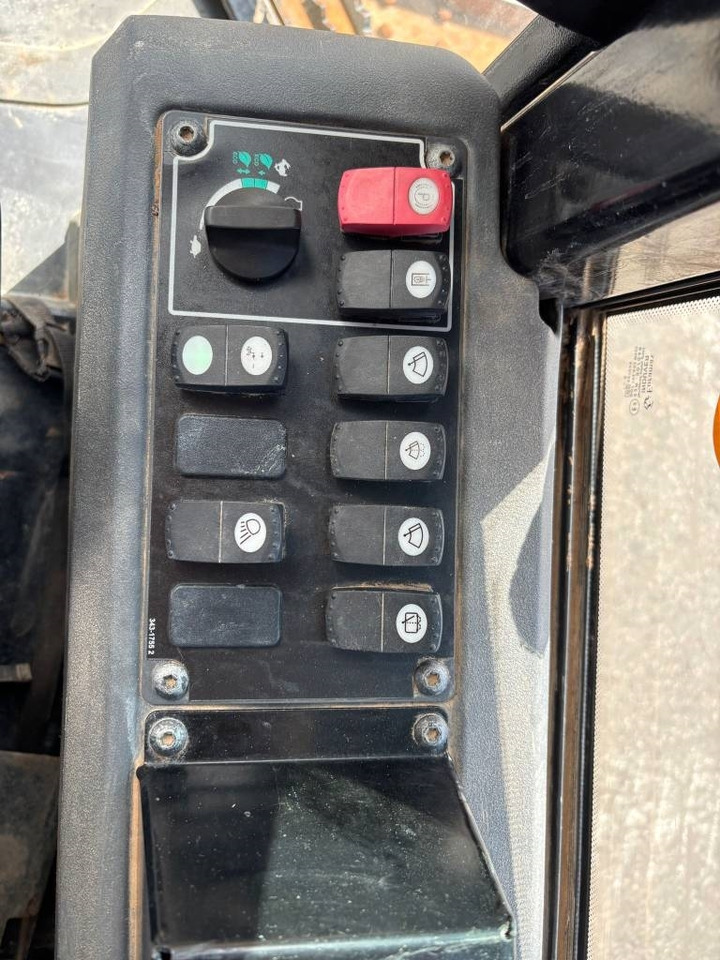 Buldozér CAT D 6 K 2 LGP: obrázok 14