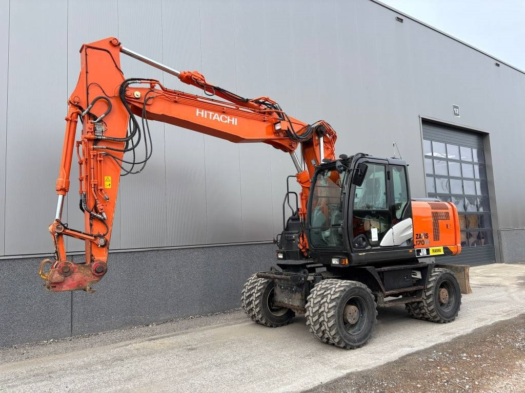 Hitachi ZX 170 W-5 B (low hours/new tires) - Kolesové rýpadlo: obrázok 2 Hitachi ZX 170 W-5 B (low hours/new tires) - Kolesové rýpadlo: obrázok 2