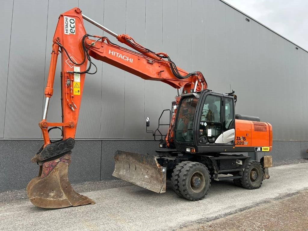 Hitachi ZX220W-5B - Kolesové rýpadlo: obrázok 2 Hitachi ZX220W-5B - Kolesové rýpadlo: obrázok 2