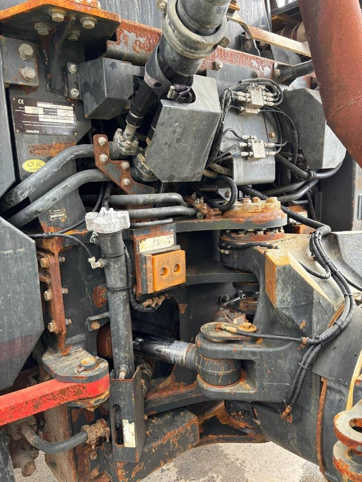 Ťahačový kĺbový damper Komatsu HM 400-5: obrázok 15