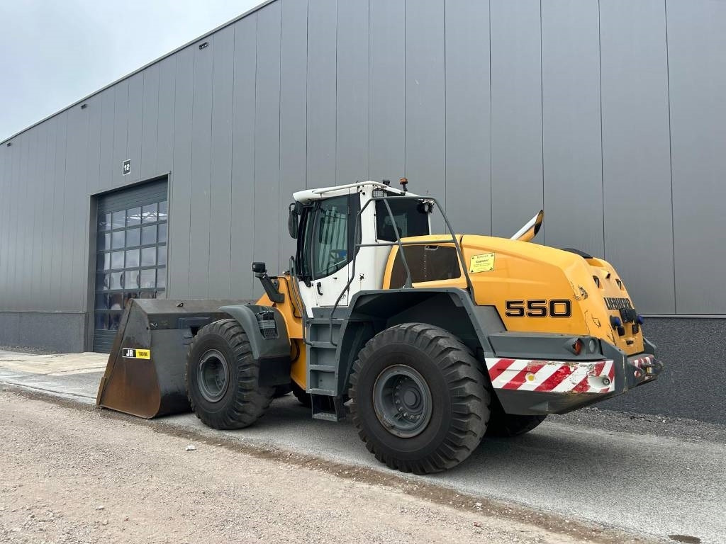Liebherr L 550 (Comes with High-tip - Mit Hochkipper) - Kolesový nakladač: obrázok 3 Liebherr L 550 (Comes with High-tip - Mit Hochkipper) - Kolesový nakladač: obrázok 3