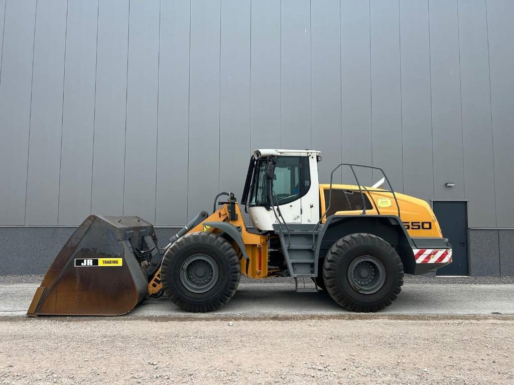 Liebherr L 550 (Comes with High-tip - Mit Hochkipper) - Kolesový nakladač: obrázok 1 Liebherr L 550 (Comes with High-tip - Mit Hochkipper) - Kolesový nakladač: obrázok 1