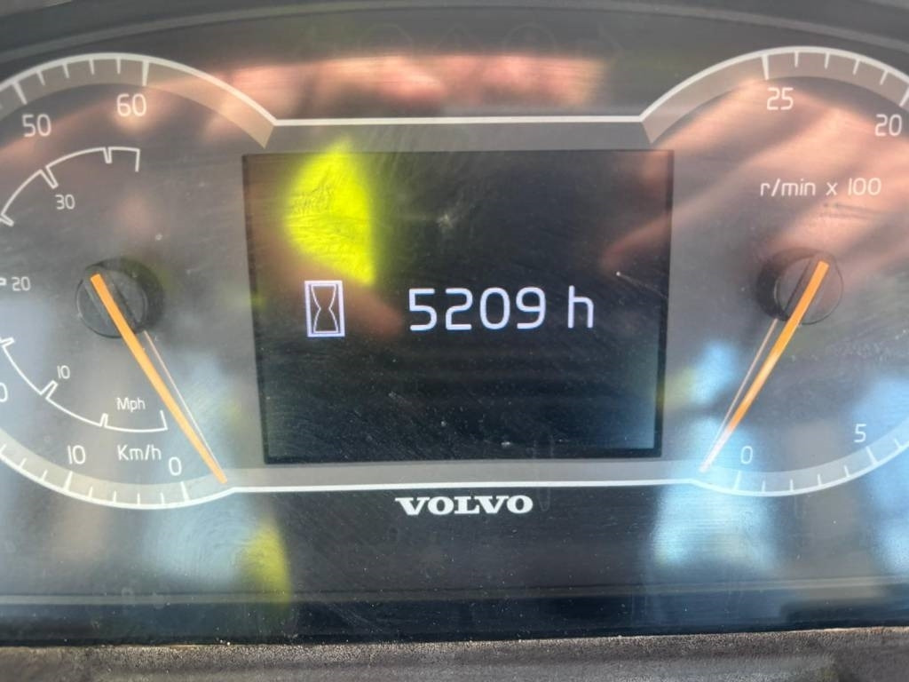 Kolesový nakladač Volvo L 70 H: obrázok 10