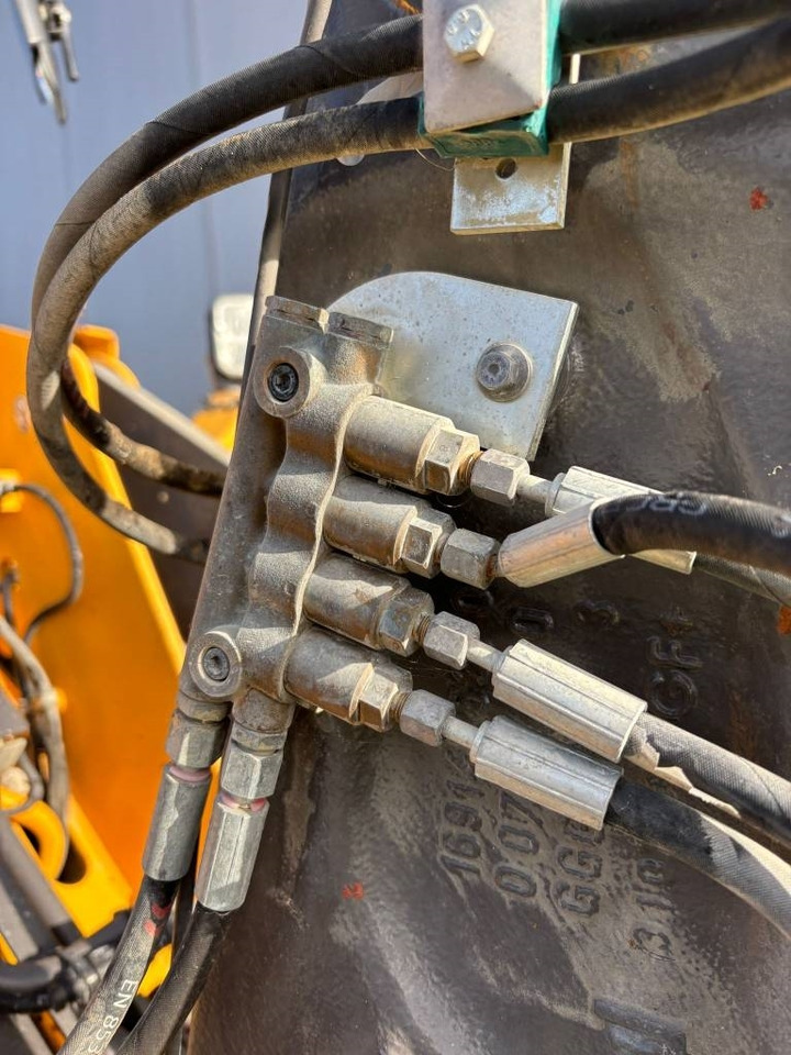 Kolesový nakladač Volvo L 70 H: obrázok 19