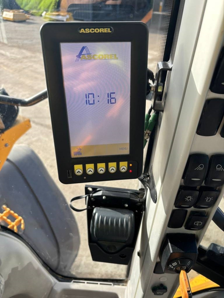 Kolesový nakladač Volvo L 70 H: obrázok 13