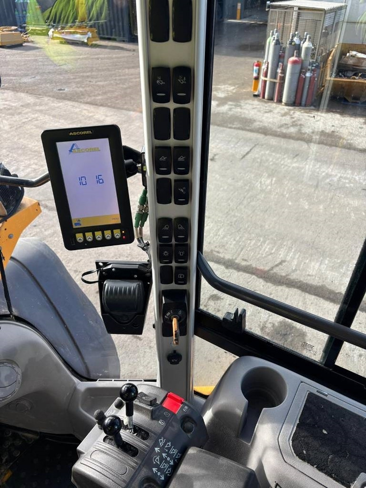 Kolesový nakladač Volvo L 70 H: obrázok 14