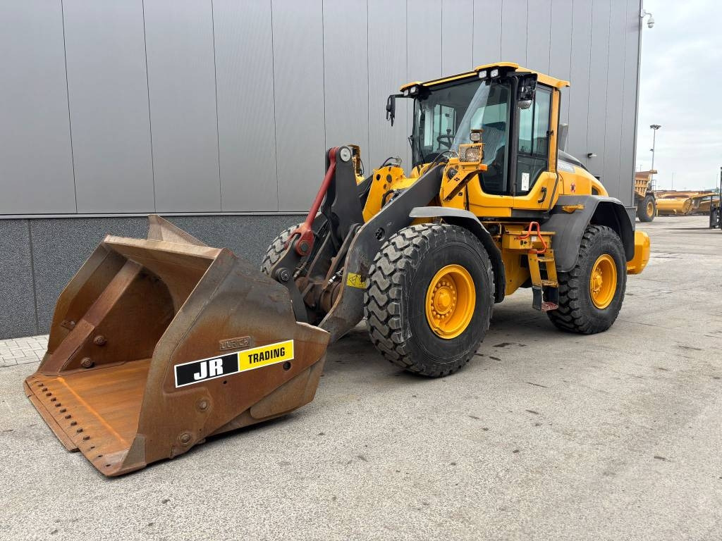 Volvo L 90 H (High tip + New tires) - Kolesový nakladač: obrázok 1 Volvo L 90 H (High tip + New tires) - Kolesový nakladač: obrázok 1