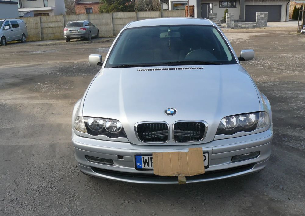 BMW Seria 3 320i - Sedan: obrázok 1 BMW Seria 3 320i - Sedan: obrázok 1