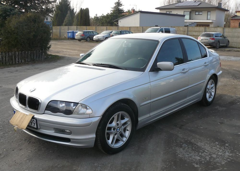 BMW Seria 3 320i - Sedan: obrázok 3 BMW Seria 3 320i - Sedan: obrázok 3