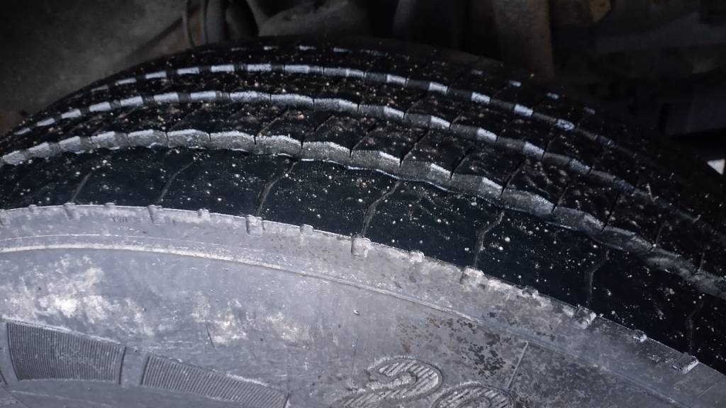 Scania P94 kokosivuaukeva kori+pl-nostin - Skříňový nákladní auto: obrázok 3 Scania P94 kokosivuaukeva kori+pl-nostin - Skříňový nákladní auto: obrázok 3