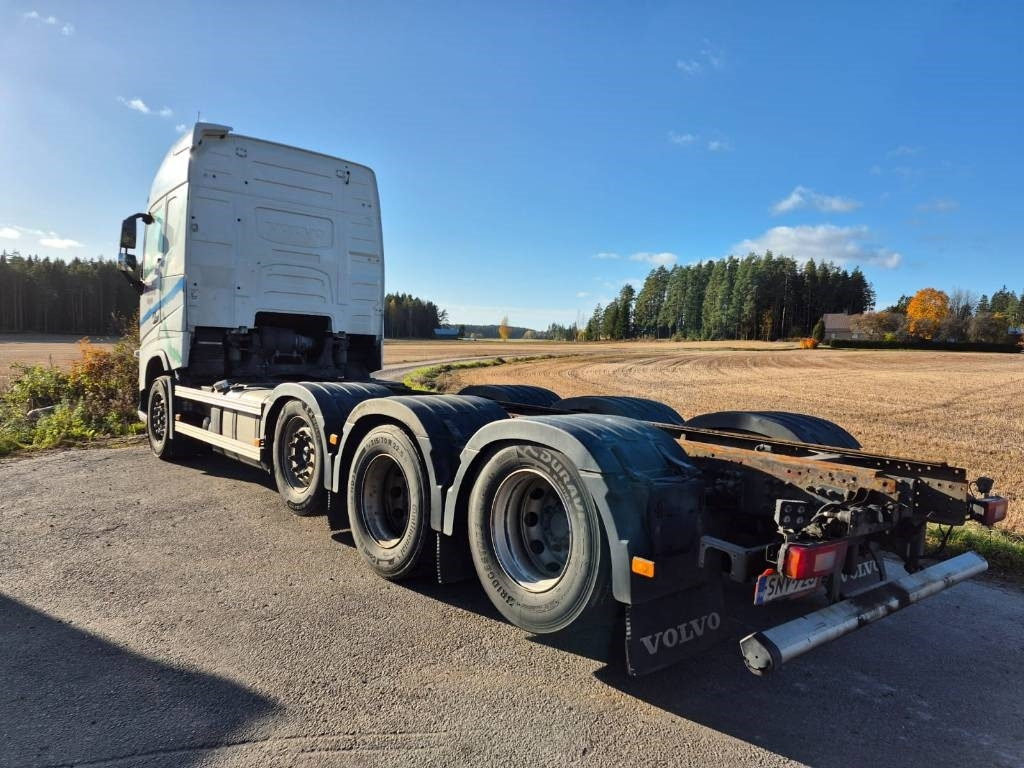 Volvo FH500 8x2 alusta - Podvozek s kabinou: obrázok 4 Volvo FH500 8x2 alusta - Podvozek s kabinou: obrázok 4