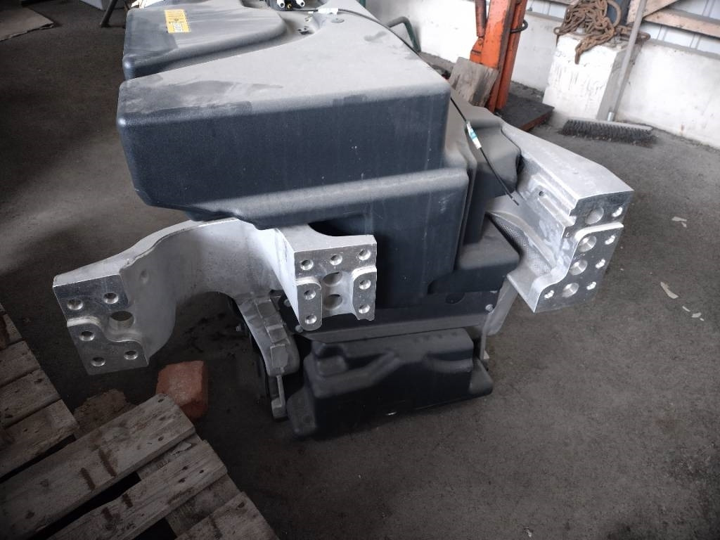 Volvo Polttoaine tankki 2+2 - Rám/ Podvozok pre Nákladné auto: obrázok 4 Volvo Polttoaine tankki 2+2 - Rám/ Podvozok pre Nákladné auto: obrázok 4