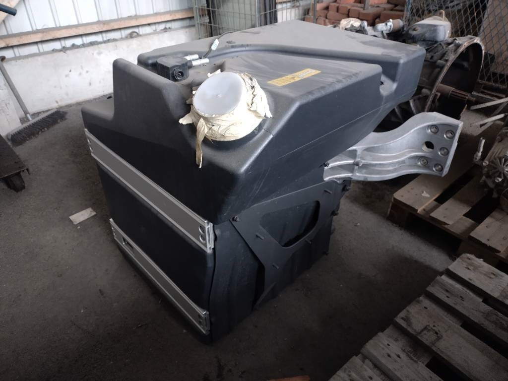 Volvo Polttoaine tankki 2+2 - Rám/ Podvozok pre Nákladné auto: obrázok 2 Volvo Polttoaine tankki 2+2 - Rám/ Podvozok pre Nákladné auto: obrázok 2