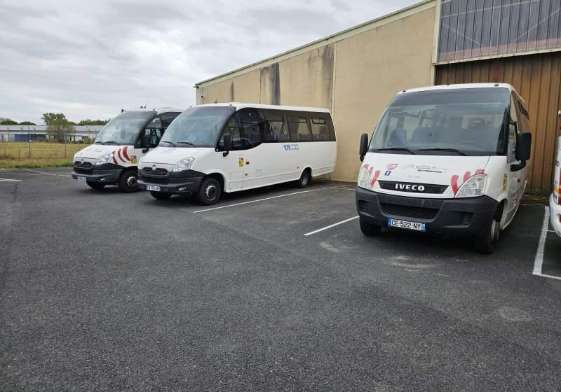 Irisbus WING / 34 MIEJSCA/ KLIMA DLA KIEROWCY/ 3 SZTUKI - Minibus, Mikrobus: obrázok 1 Irisbus WING / 34 MIEJSCA/ KLIMA DLA KIEROWCY/ 3 SZTUKI - Minibus, Mikrobus: obrázok 1