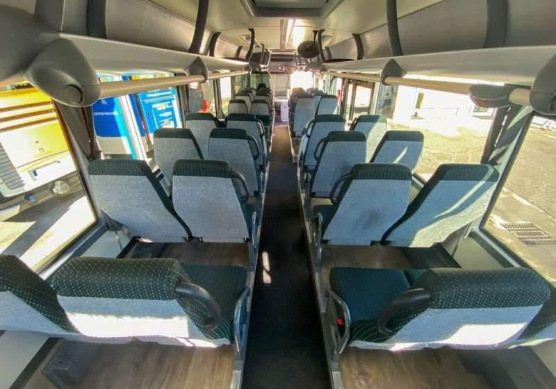 Iveco CROSSWAY/ DŁUGOŚĆ 10.70 M / MANUAL / EURO 6 - Prímestský autobus: obrázok 5 Iveco CROSSWAY/ DŁUGOŚĆ 10.70 M / MANUAL / EURO 6 - Prímestský autobus: obrázok 5