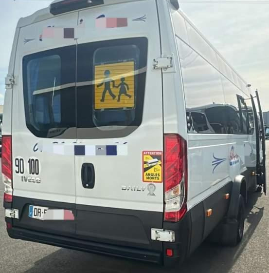 Iveco DAILY/ SPROWADZONE / 2X KLIMA / TV / 108 000 KM - Minibus, Mikrobus: obrázok 2 Iveco DAILY/ SPROWADZONE / 2X KLIMA / TV / 108 000 KM - Minibus, Mikrobus: obrázok 2