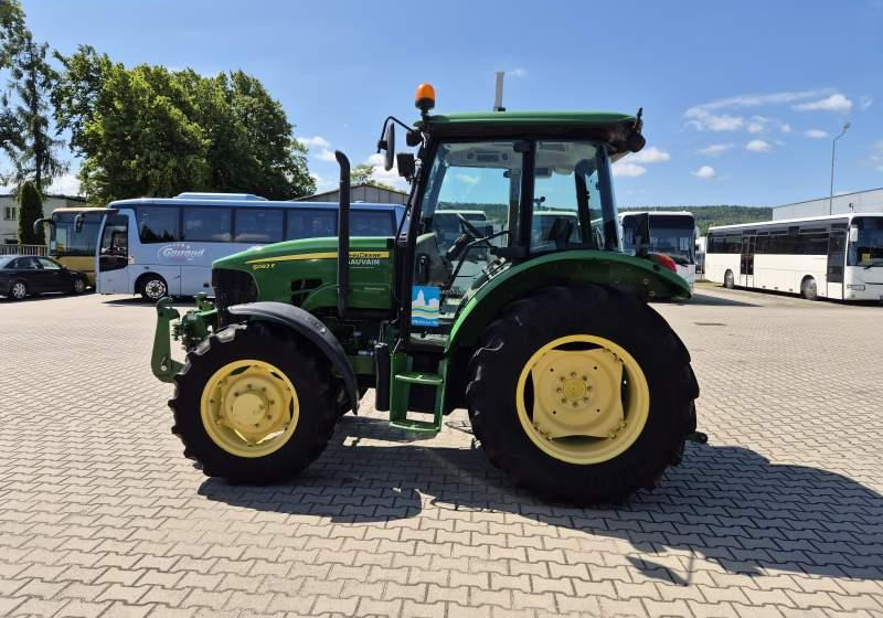 JonDeere 5083 E / SPROWADZONY / 1734 MTH / KLIMATYZACJA - Traktor: obrázok 5 JonDeere 5083 E / SPROWADZONY / 1734 MTH / KLIMATYZACJA - Traktor: obrázok 5
