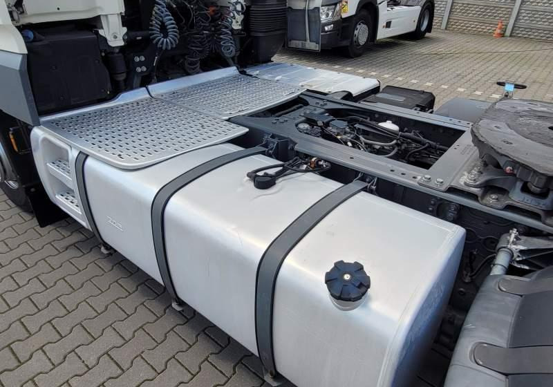 DAF XF510 SPACE CAB / SPROWADZONY / MANUAL / RETARDER - Ťahač: obrázok 3 DAF XF510 SPACE CAB / SPROWADZONY / MANUAL / RETARDER - Ťahač: obrázok 3