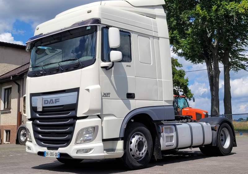 DAF XF510 SPACE CAB / SPROWADZONY / MANUAL / RETARDER - Ťahač: obrázok 1 DAF XF510 SPACE CAB / SPROWADZONY / MANUAL / RETARDER - Ťahač: obrázok 1
