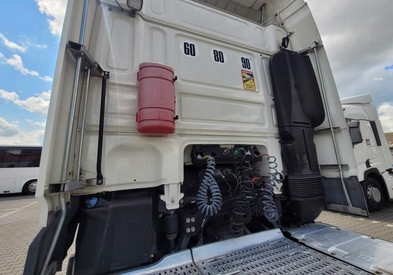 DAF XF510 SPACE CAB / SPROWADZONY / MANUAL / RETARDER - Ťahač: obrázok 4 DAF XF510 SPACE CAB / SPROWADZONY / MANUAL / RETARDER - Ťahač: obrázok 4