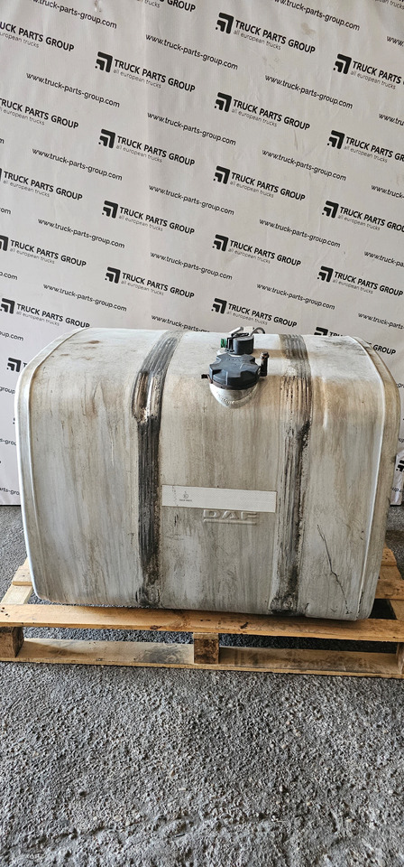 DAF DAF XF, CF EURO6 emission fuel tank in fully complete with brackets 1944798, 1944800, 2193145, 1944801, 2198081, 1949897, 2198104, 1945569, 2198105, 2259915, 1681827, 1617170, 1949909, 1945569, 194480 - Náhradný diel: obrázok 2 DAF DAF XF, CF EURO6 emission fuel tank in fully complete with brackets 1944798, 1944800, 2193145, 1944801, 2198081, 1949897, 2198104, 1945569, 2198105, 2259915, 1681827, 1617170, 1949909, 1945569, 194480 - Náhradný diel: obrázok 2