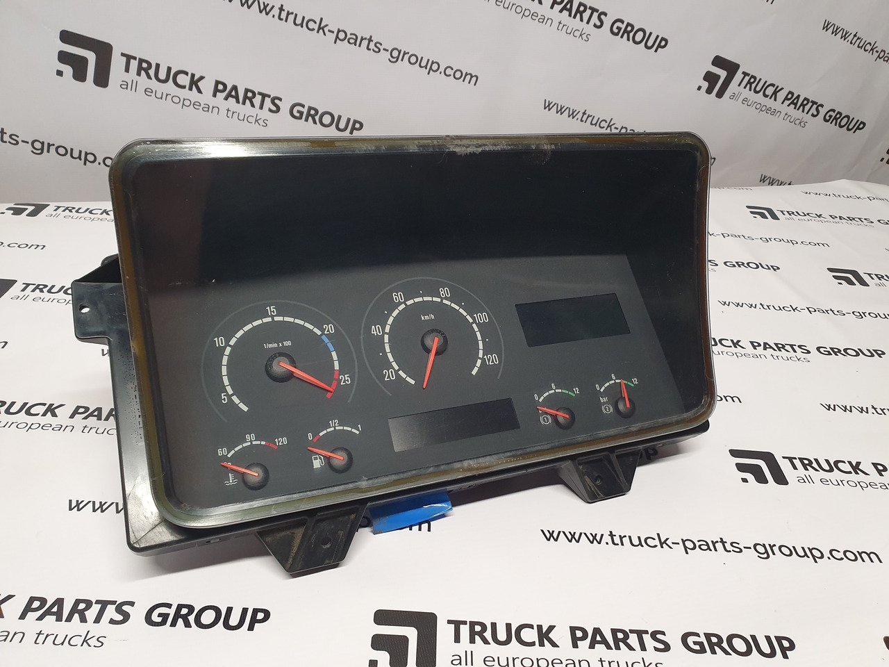 SCANIA SCANIA EURO3, P, G, R, T series dashboard, instrument panel, instrument cluster 1542701, 1752626, 1763537, 1775306, 1781708, 1849509, 1545985, 1545989, 1545993, 1763551, 1765222, 1849503, 1852891, 192 - Palubná doska pre Nákladné auto: obrázok 1 SCANIA SCANIA EURO3, P, G, R, T series dashboard, instrument panel, instrument cluster 1542701, 1752626, 1763537, 1775306, 1781708, 1849509, 1545985, 1545989, 1545993, 1763551, 1765222, 1849503, 1852891, 192 - Palubná doska pre Nákladné auto: obrázok 1