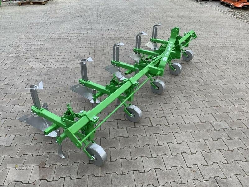 BOMET Kartoffelhäufler Bomet P475/1 4reihig Norma Häufler Kartoffel NEU - Stroj na obrábanie pôdy: obrázok 3 BOMET Kartoffelhäufler Bomet P475/1 4reihig Norma Häufler Kartoffel NEU - Stroj na obrábanie pôdy: obrázok 3