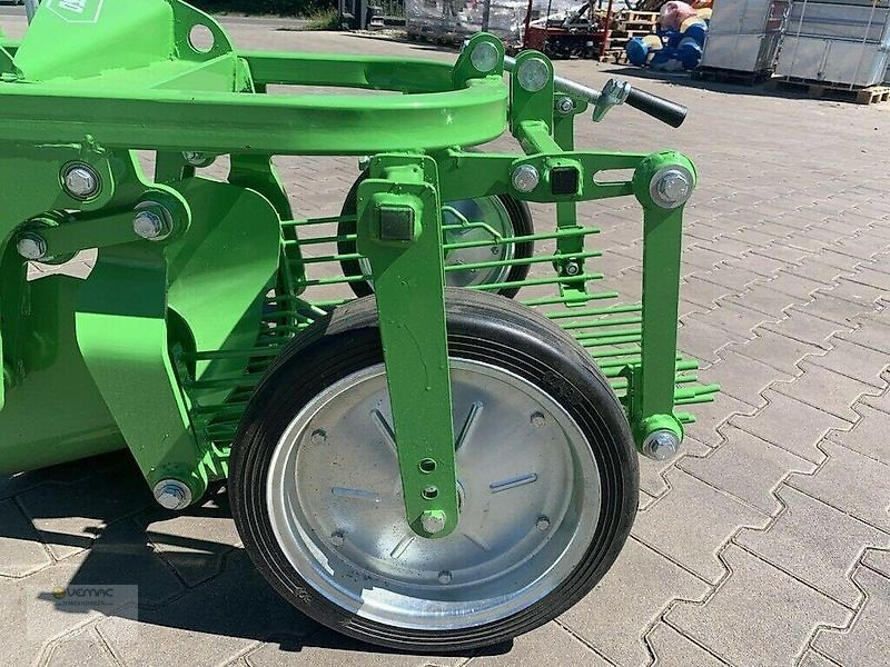 BOMET Kartoffelroder Bomet Z655/1 Kartoffel Roder Heckauswurf NEU - Stroj na zemiaky: obrázok 4 BOMET Kartoffelroder Bomet Z655/1 Kartoffel Roder Heckauswurf NEU - Stroj na zemiaky: obrázok 4