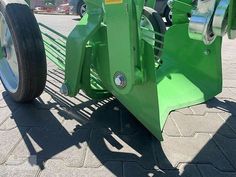 BOMET Kartoffelroder Bomet Z655/1 Kartoffel Roder Heckauswurf NEU - Stroj na zemiaky: obrázok 2 BOMET Kartoffelroder Bomet Z655/1 Kartoffel Roder Heckauswurf NEU - Stroj na zemiaky: obrázok 2
