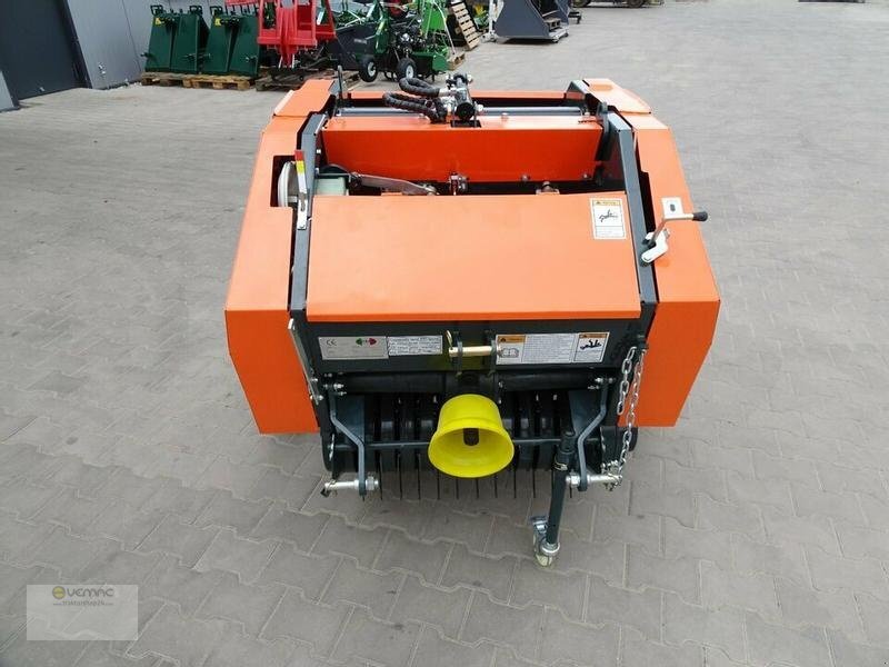 Vemac Mini Presse Rundballenpresse NEU - Lis na okrúhle balíky: obrázok 4 Vemac Mini Presse Rundballenpresse NEU - Lis na okrúhle balíky: obrázok 4