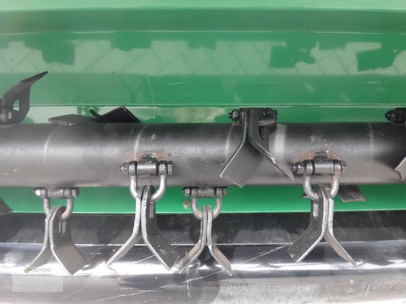 Nový Kladivkový mulčovač Vemac SM125 125cm Mulcher Mähwerk Schlegelmulcher Traktor NEU: obrázok 16 Nový Kladivkový mulčovač Vemac SM125 125cm Mulcher Mähwerk Schlegelmulcher Traktor NEU: obrázok 16