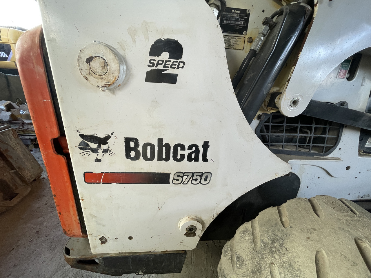 Bobcat S750 - Šmykom riadený nakladač: obrázok 5 Bobcat S750 - Šmykom riadený nakladač: obrázok 5